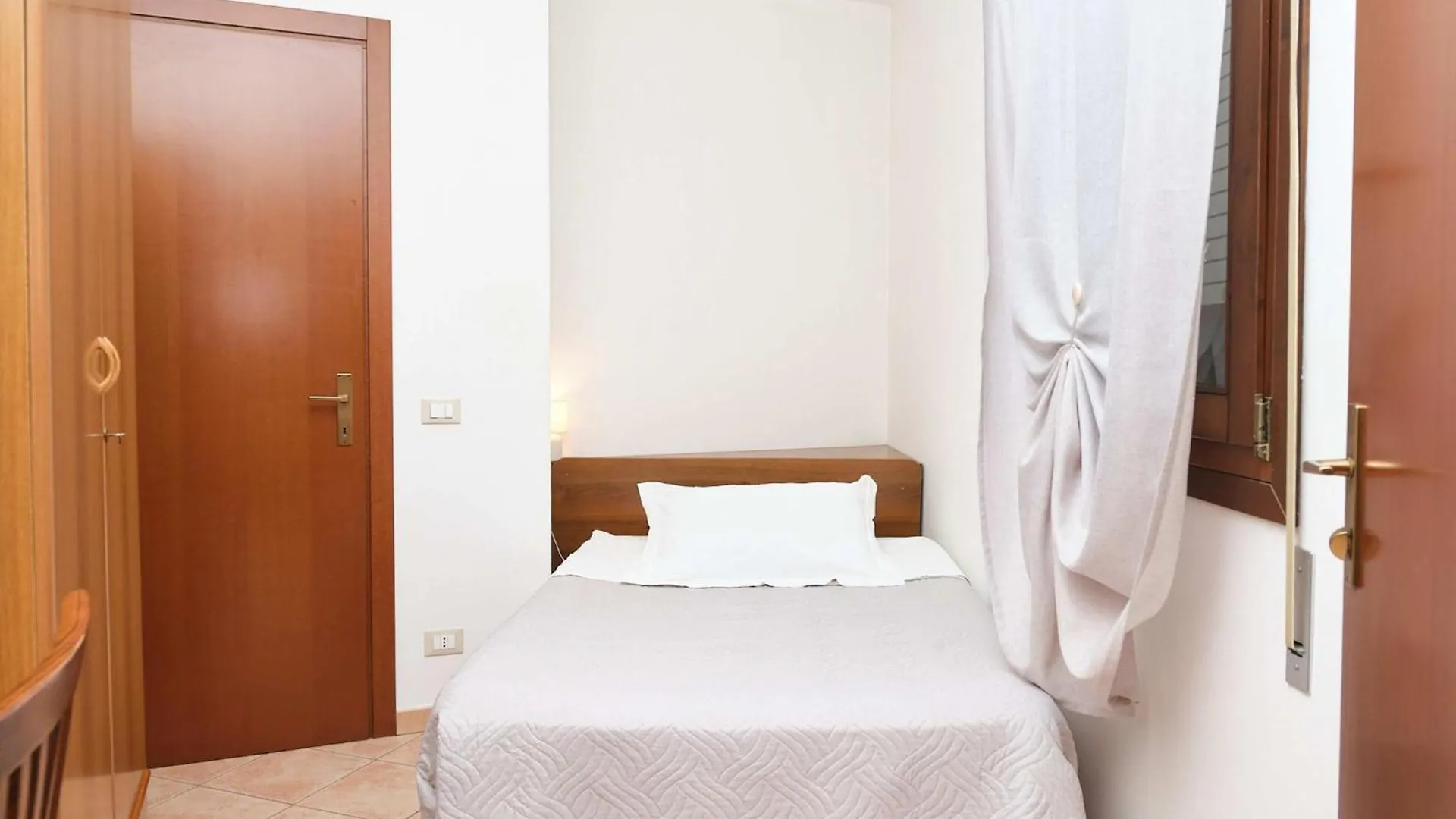 Room In Bb - Single Room For Bike Lovers In A Bb In Porto Viro 0*,  Italy