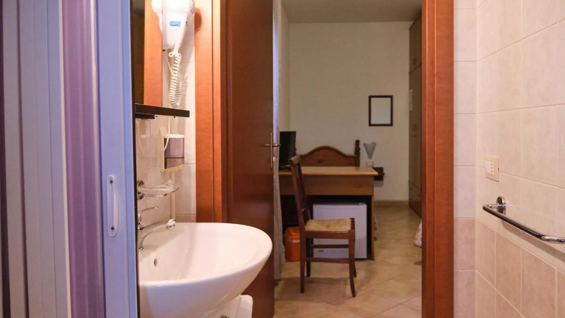 Guest house Room In Bb - Single Room For Bike Lovers In A Bb In Porto Viro
